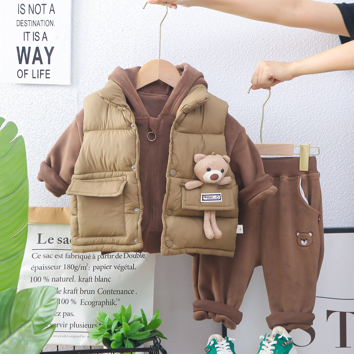 Boys' autumn and winter suit 2024 new western style male baby winter vest fleece-lined thickened three-piece set on behalf of wholesale - Image 3