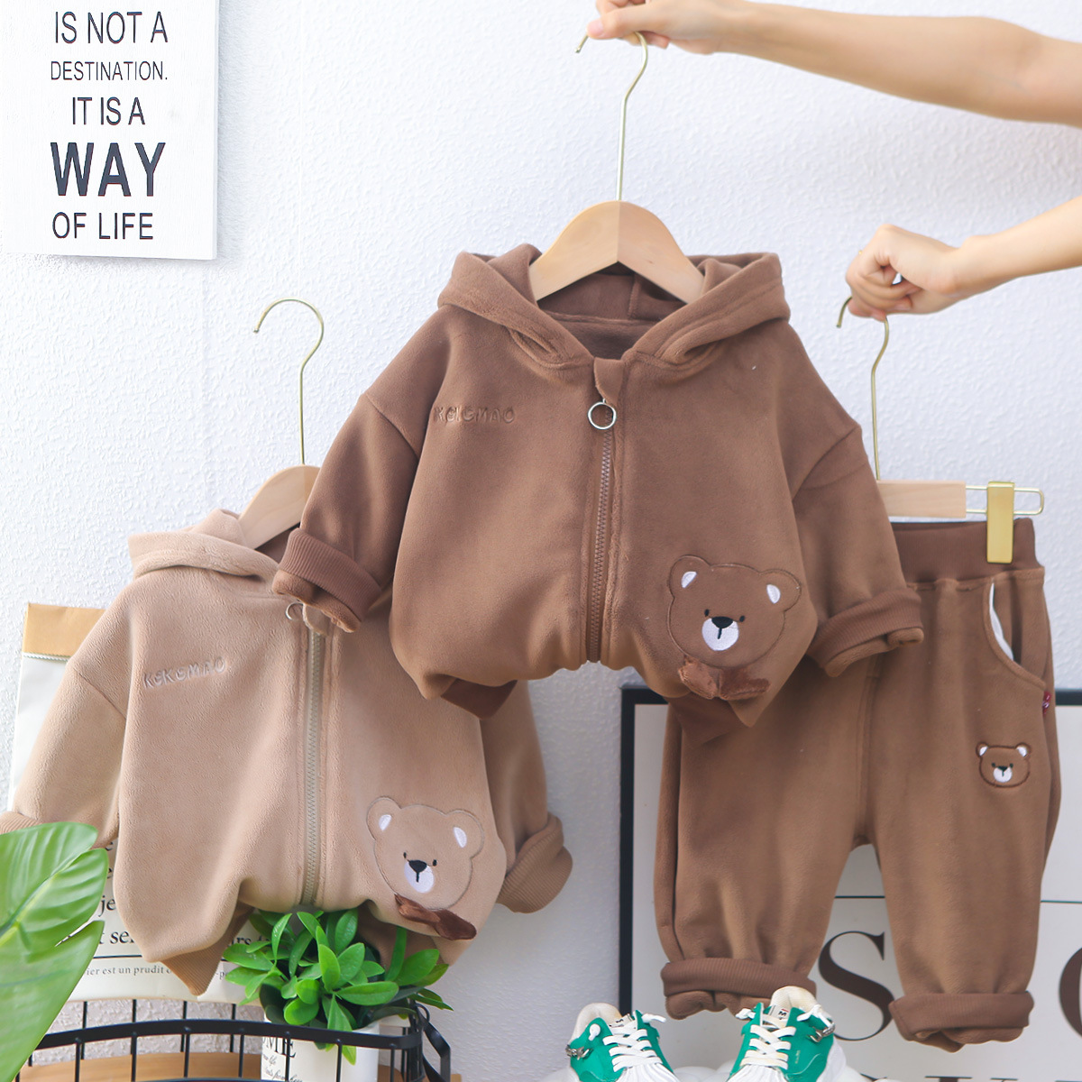 Boys' autumn and winter suit 2024 new western style male baby winter vest fleece-lined thickened three-piece set on behalf of wholesale - Image 2